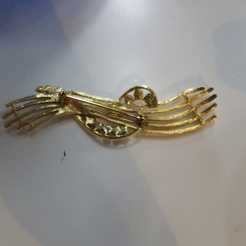 Golden Pin - Picture 2 of 2
